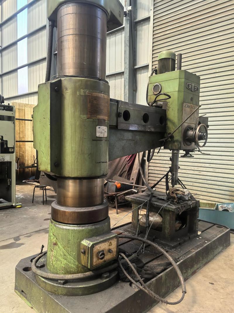 二手設備推薦 中捷3063搖臂鉆，安裝少用，八成新質優(yōu)價廉